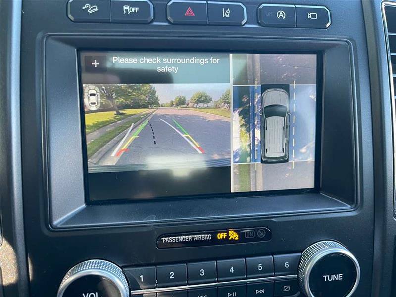 Used 2018 Ford Expedition Limited w/ Equipment Group 302A AWD/4WD image 29