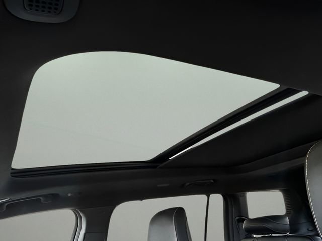 Used 2024 Jeep Grand Cherokee L Limited w/ Luxury Tech Group II image 36