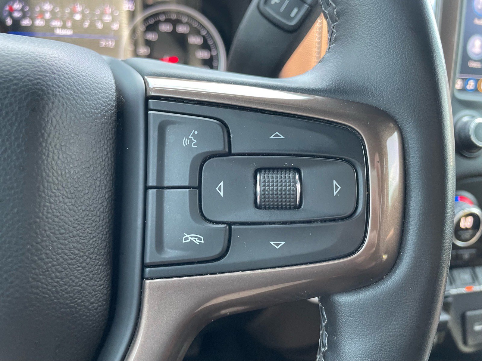Used 2023 Chevrolet Silverado 2500 High Country w/ Z71 Off-Road Package AWD/4WD image 10