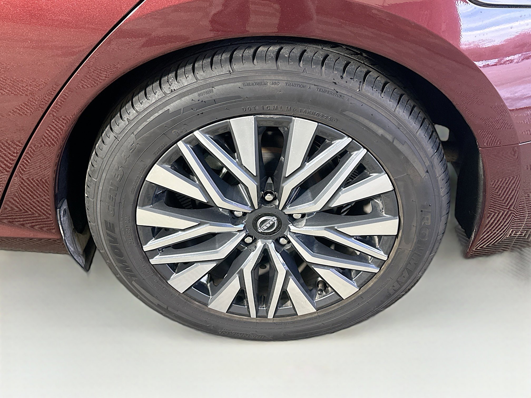 Used 2024 Nissan Altima 2.5 SV image 11