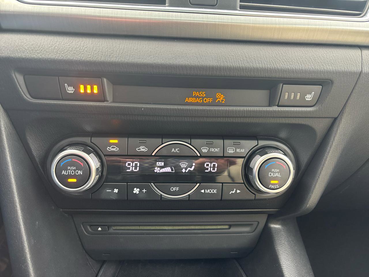 Used 2014 MAZDA MAZDA3 s Grand Touring image 10