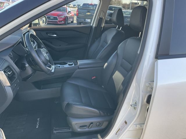 Used 2023 Nissan Rogue SV w/ SV Premium Package image 11