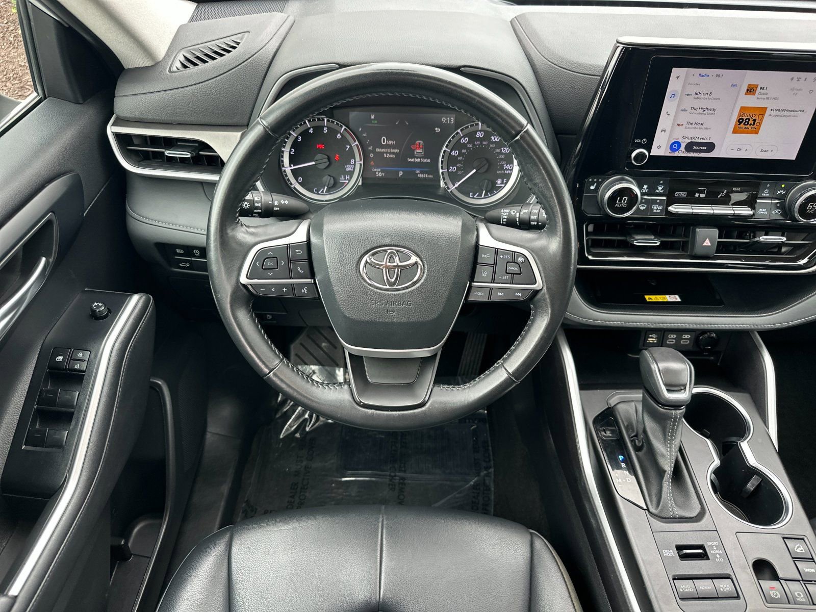 Used 2023 Toyota Highlander XLE image 17