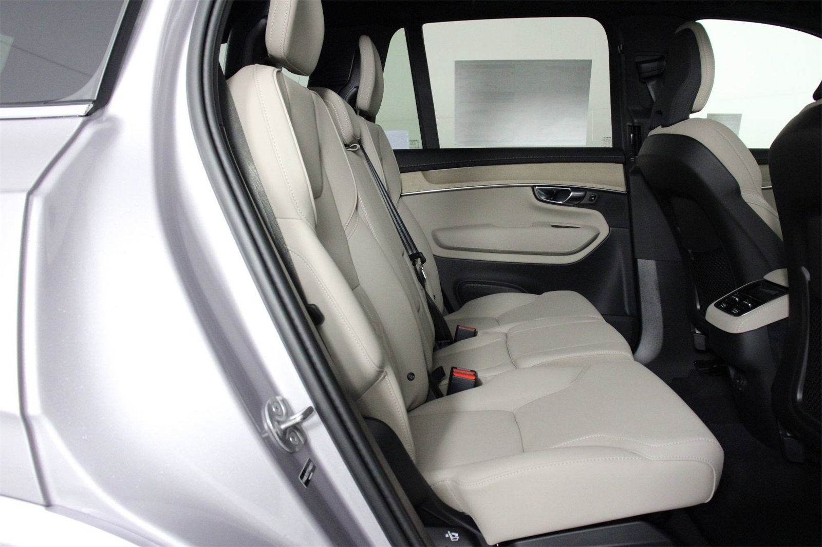 New 2026 Volvo XC90 B6 Plus w/ Protection Package Premier image 11