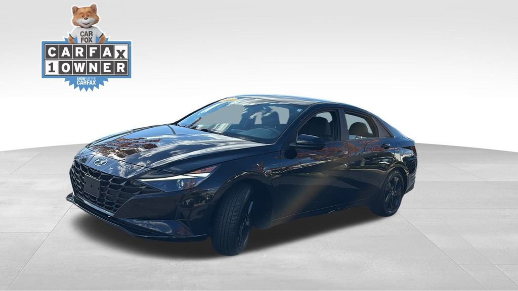 Used 2022 Hyundai Elantra Blue image 3