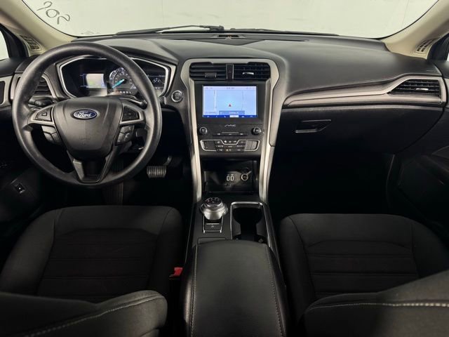 Used 2020 Ford Fusion SE image 24