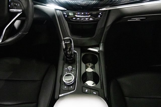 Used 2024 Cadillac XT6 Premium Luxury w/ Technology Package FWD image 17