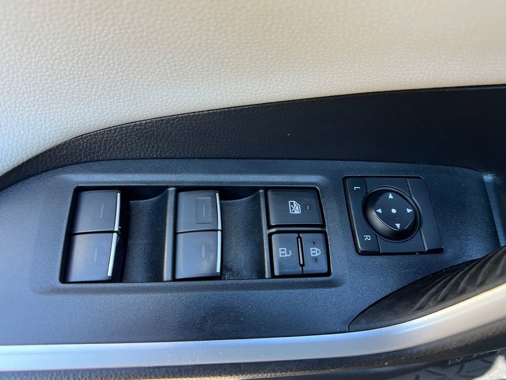 Used 2022 Toyota RAV4 Limited image 12