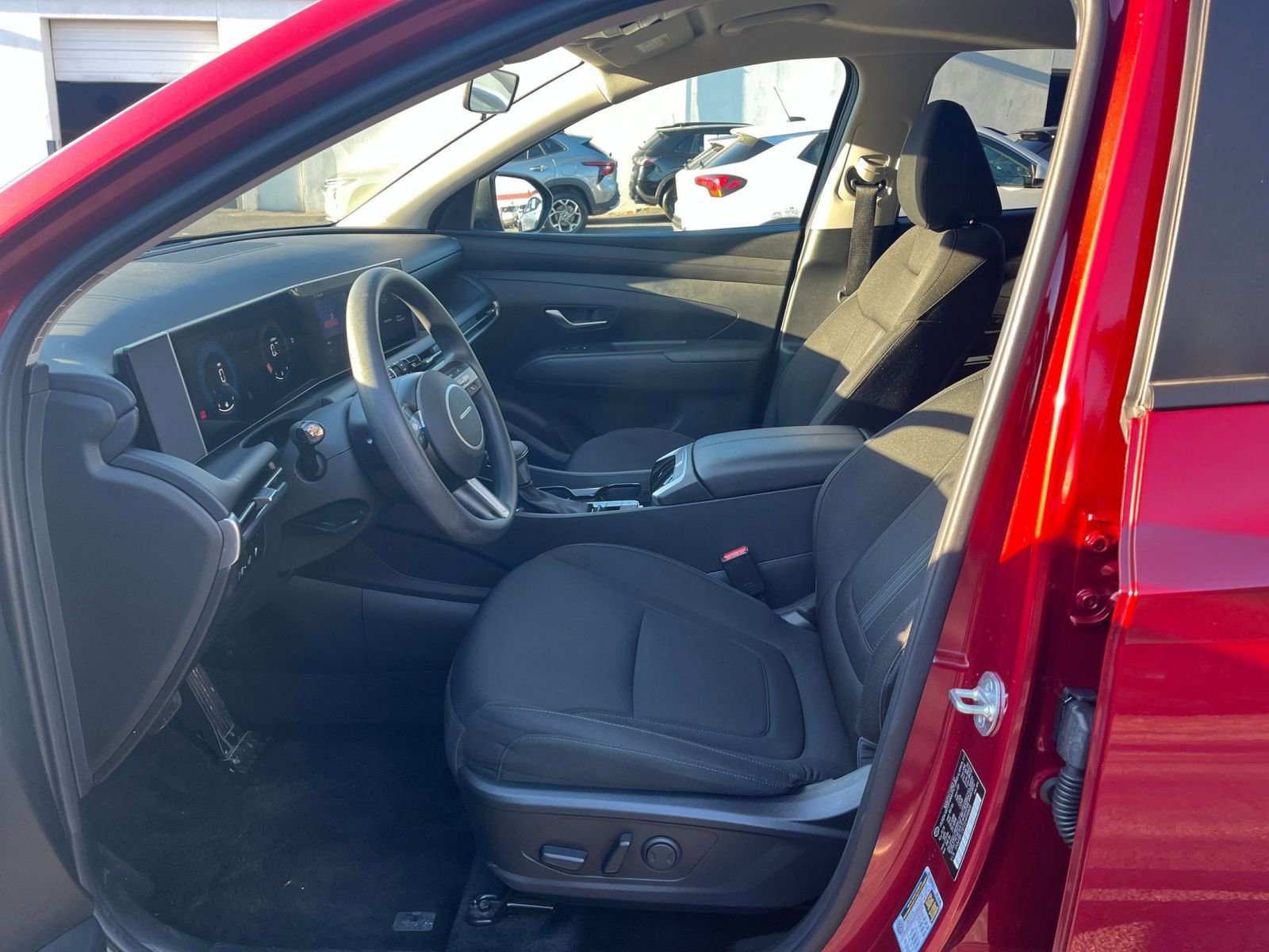 Used 2025 Hyundai Tucson SEL AWD/4WD image 28