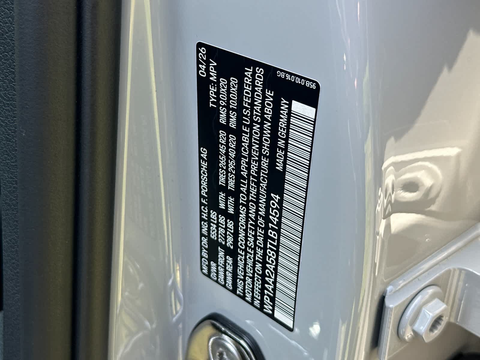 New 2026 Porsche Macan AWD/4WD image 32