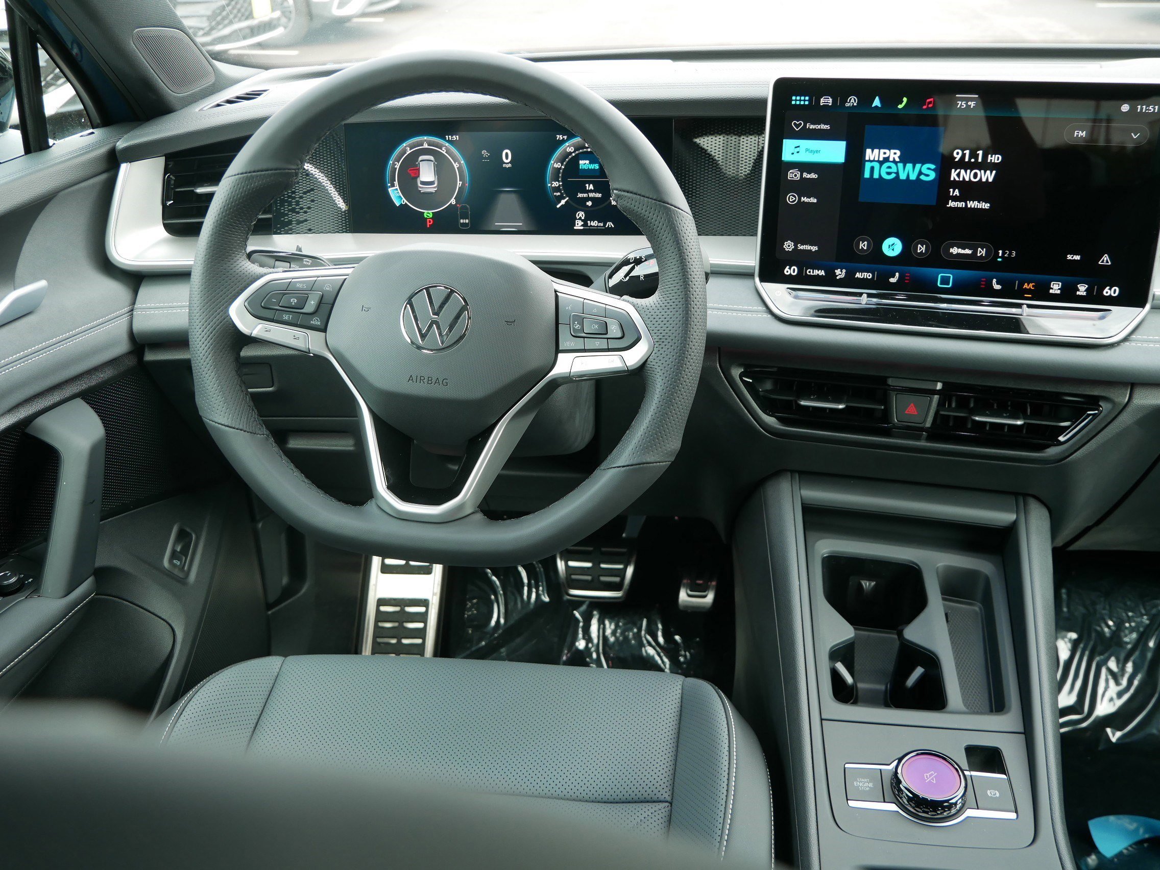 New 2025 Volkswagen Tiguan SE R-Line image 7