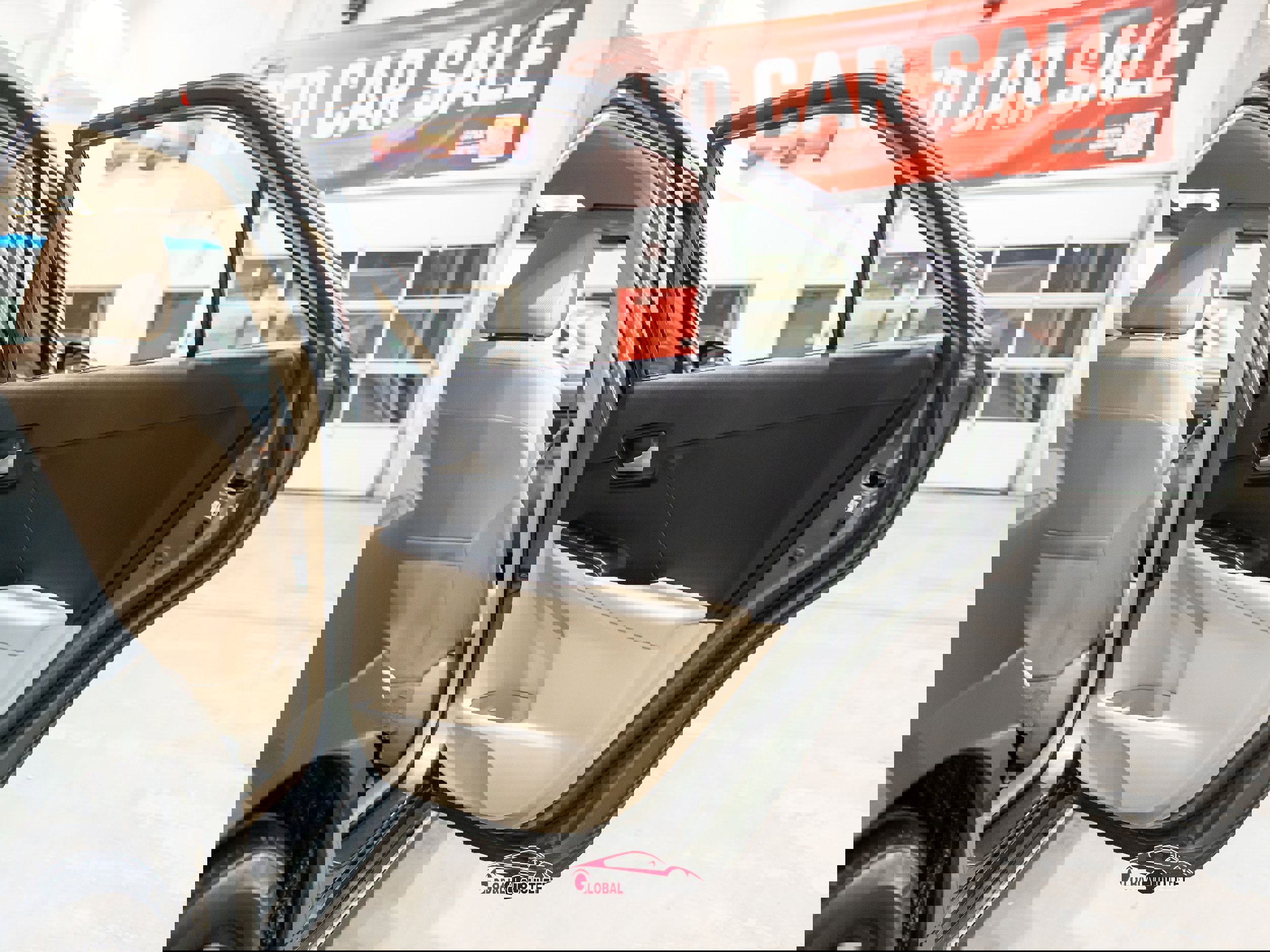 Used 2013 Toyota Camry LE image 39