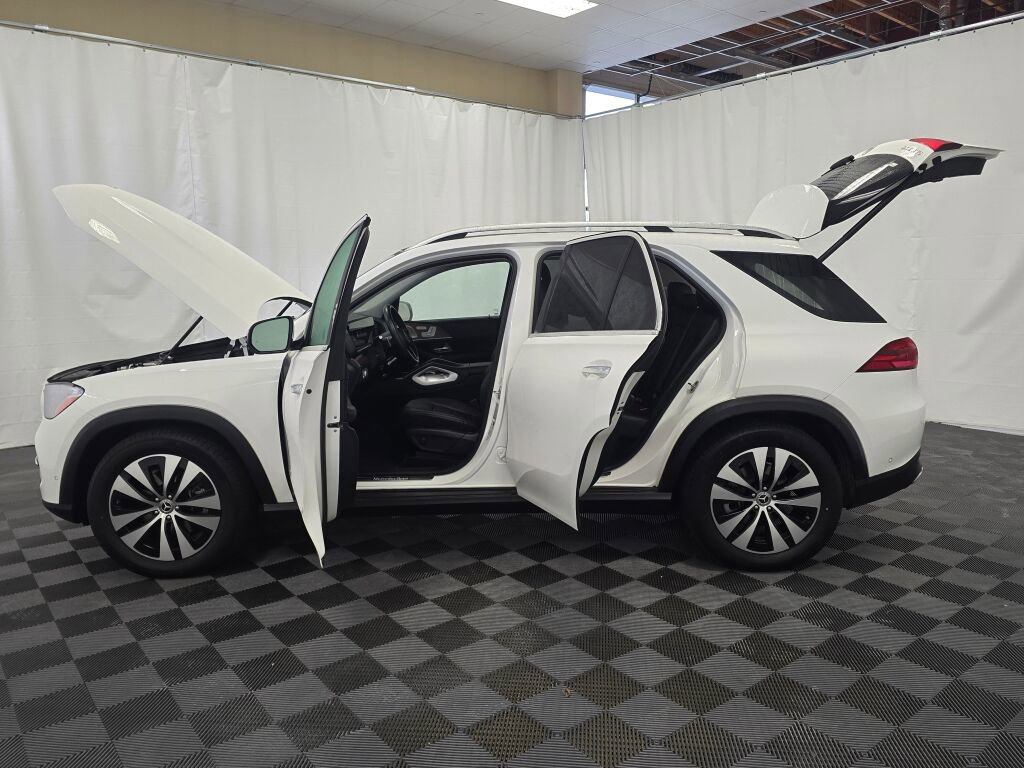 Used 2025 Mercedes-Benz GLE 350 4MATIC w/ Driver Assistance Package image 12