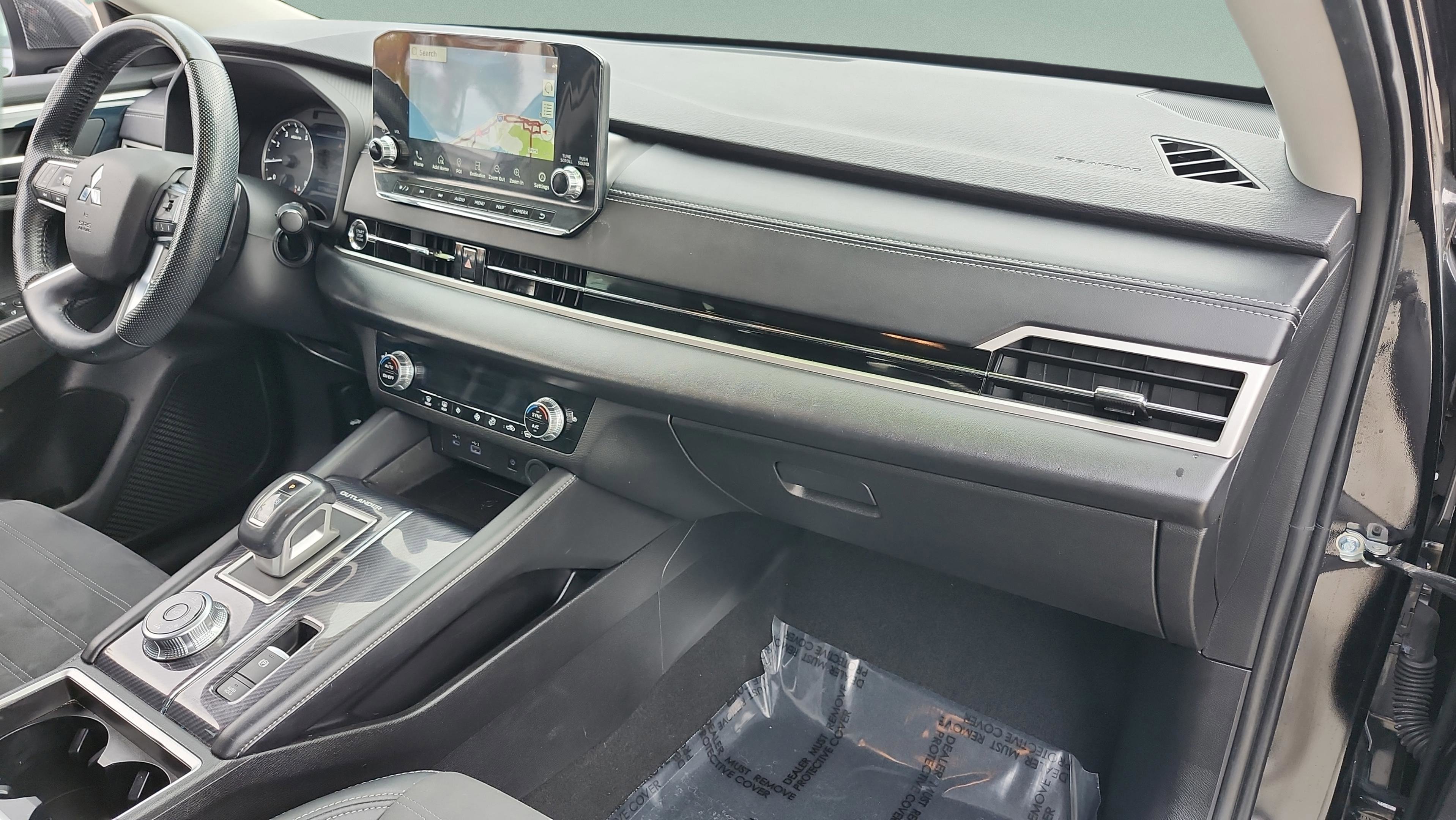 Used 2022 Mitsubishi Outlander SE image 12