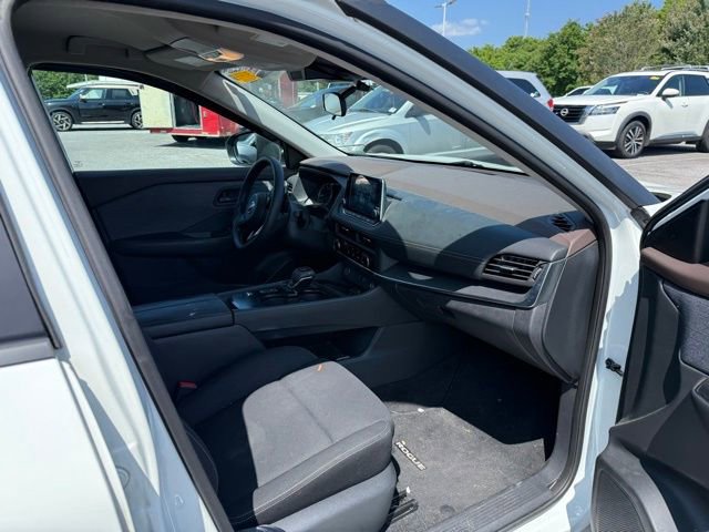 Used 2023 Nissan Rogue S FWD image 13