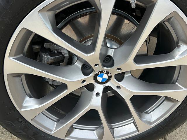 Used 2024 BMW X5 xDrive40i w/ Premium Package AWD/4WD image 33