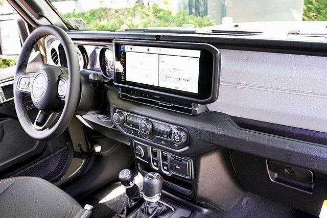 New 2026 Jeep Wrangler Sport AWD/4WD image 14