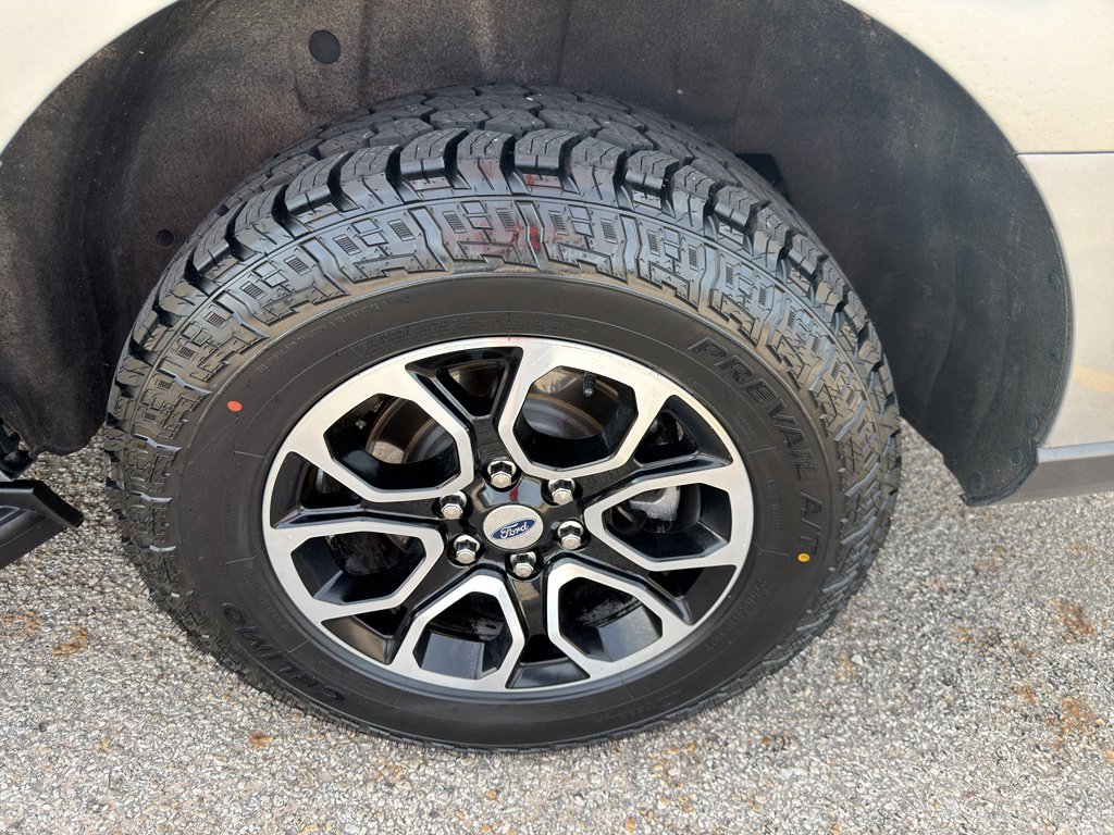 Used 2024 Ford Expedition Max XLT image 25