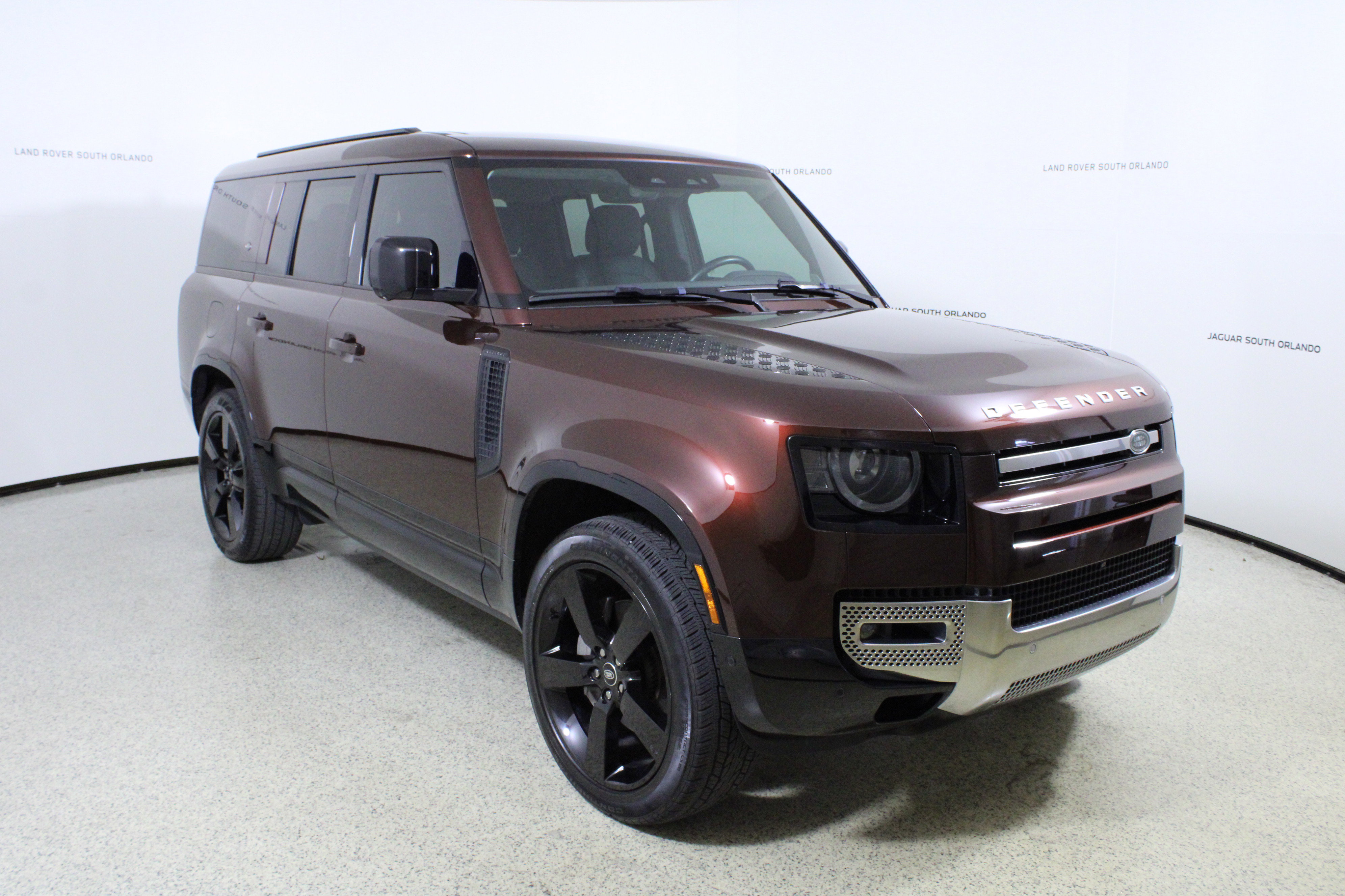 Used 2023 Land Rover Defender 130 S image 3