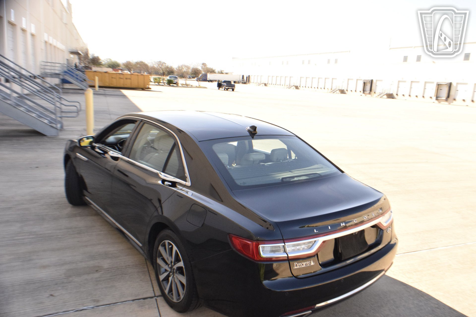 Used 2018 Lincoln Continental Premiere image 5