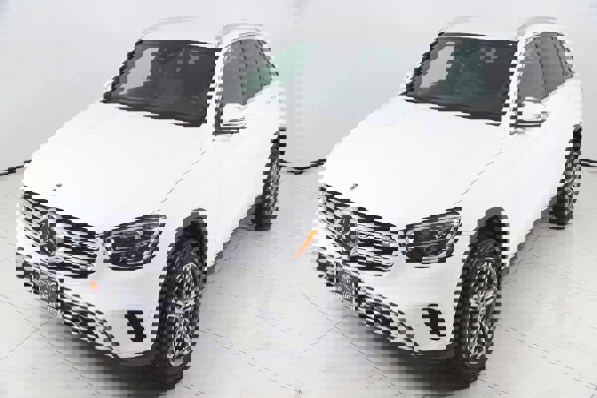 Used 2022 Mercedes-Benz GLC 300 4MATIC w/ Driver Assistance Package image 22