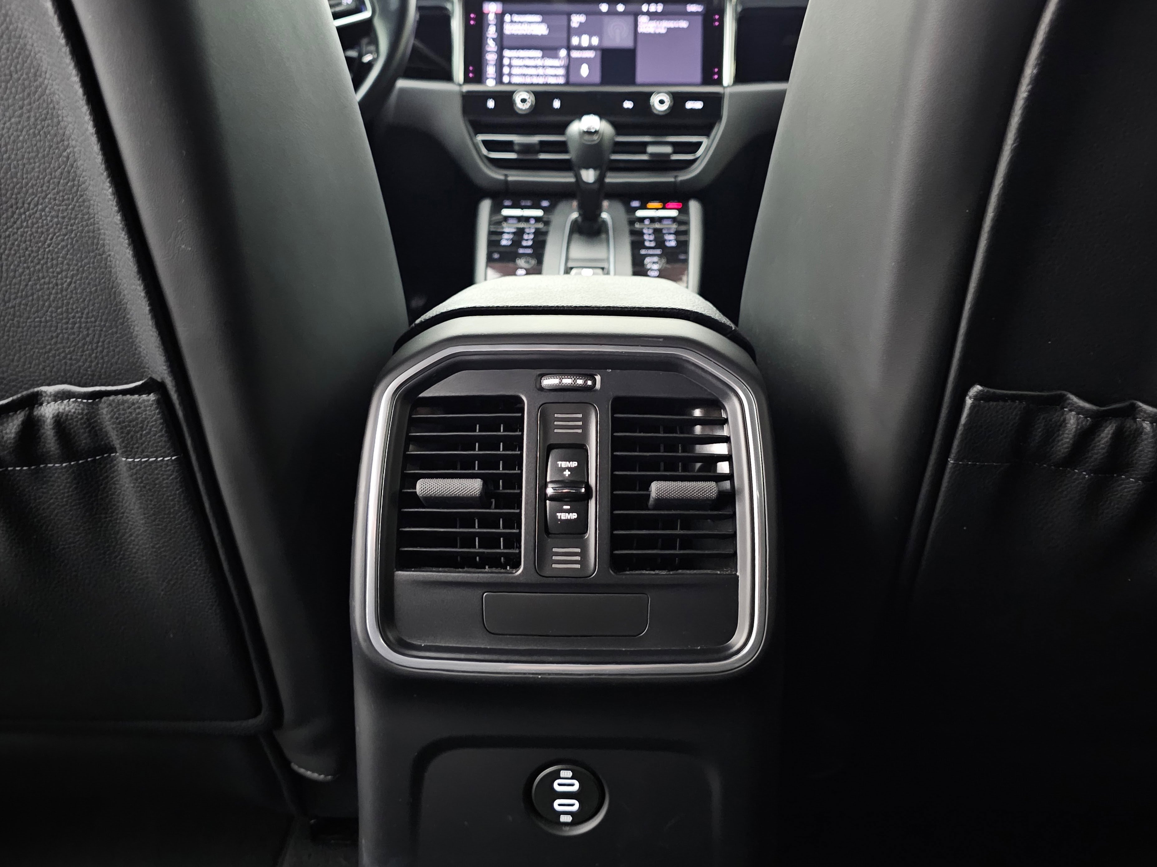 Used 2022 Porsche Macan image 25