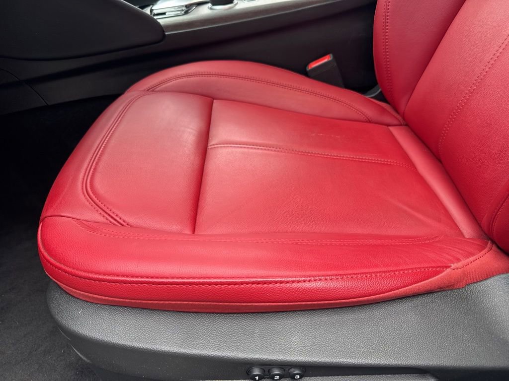 Used 2021 Alfa Romeo Giulia Ti AWD/4WD image 31