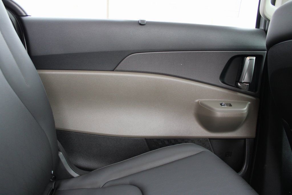 New 2026 Kia Carnival EX FWD image 38