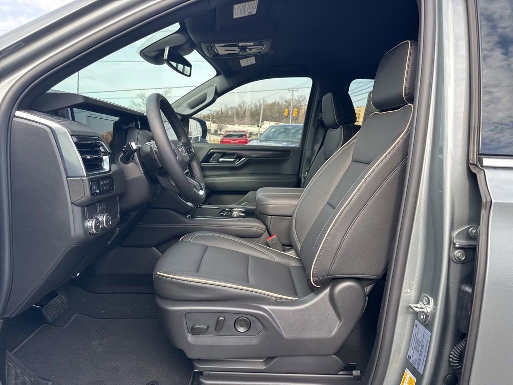 New 2026 GMC Yukon XL Elevation w/ LPO, Elevation Black Package image 17