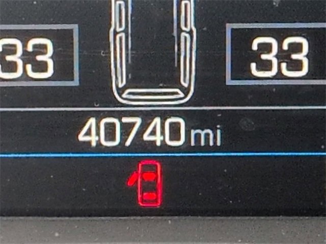 Used 2023 GMC Acadia SLE w/ Driver Convenience Package image 12