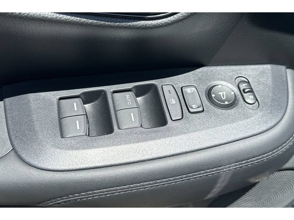 Used 2027 Honda HR-V LX image 12