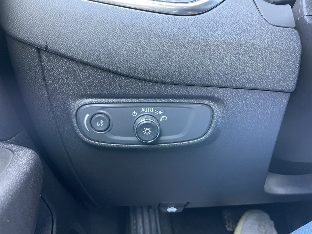 Used 2024 Chevrolet Equinox LT image 45