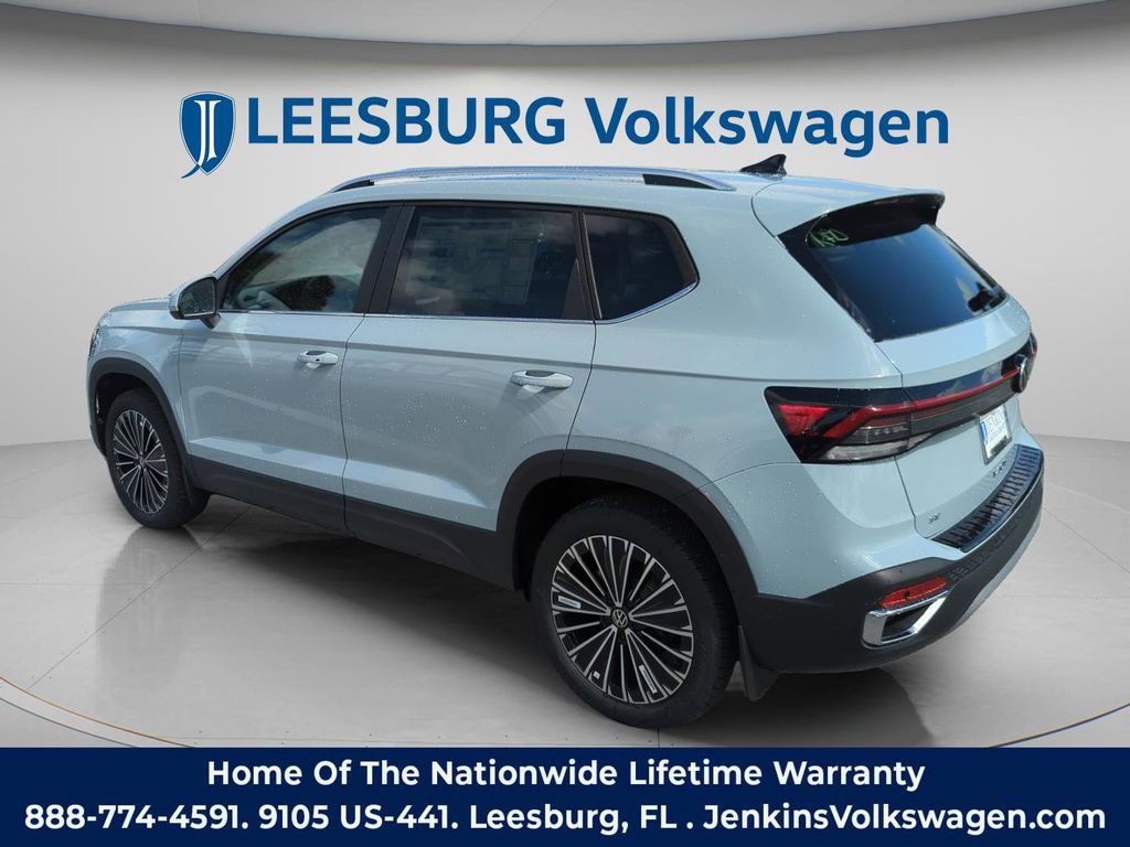 New 2026 Volkswagen Taos SE image 9