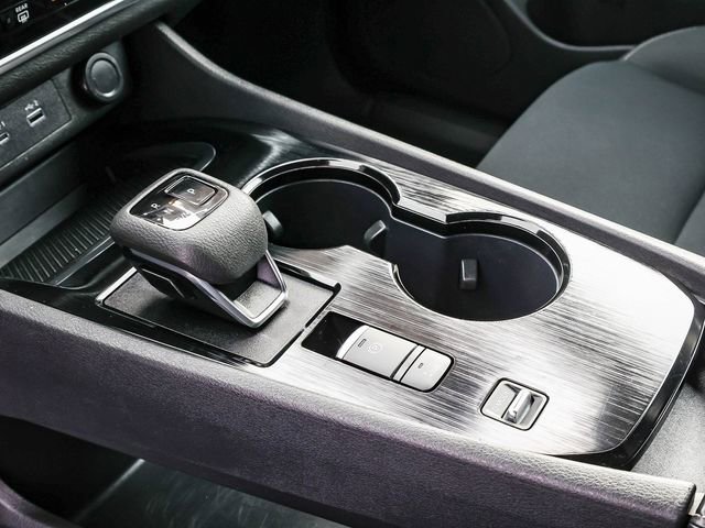 Used 2023 Nissan Rogue S image 21