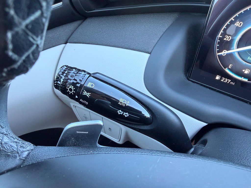 Used 2022 Hyundai Tucson Limited AWD/4WD image 17