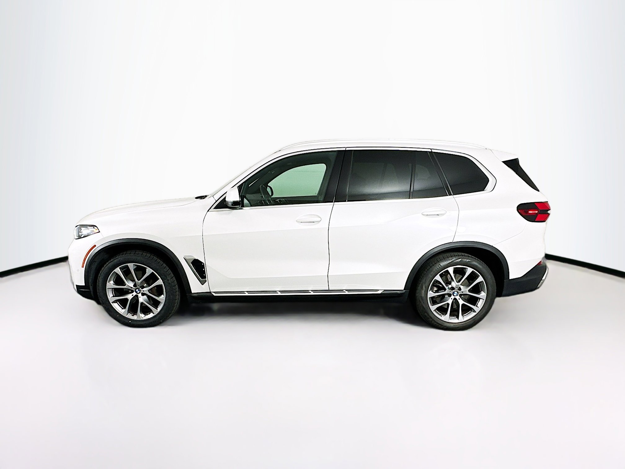 Used 2024 BMW X5 sDrive40i image 4
