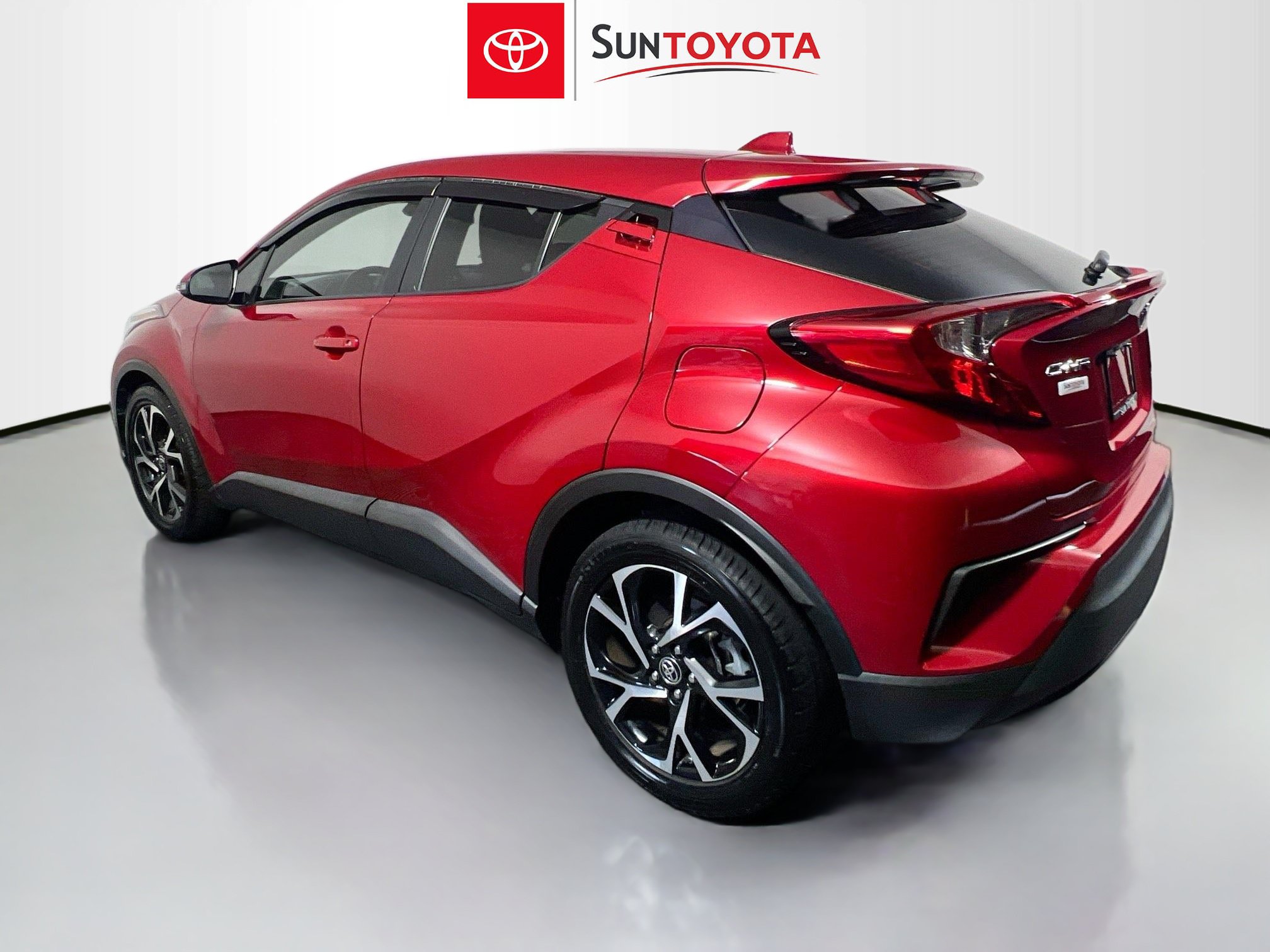 Used 2021 Toyota C-HR XLE FWD image 6