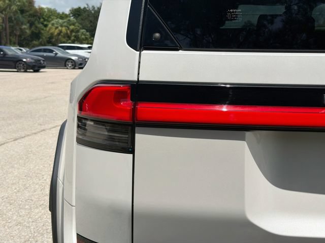 Used 2024 Lexus GX 550 AWD/4WD image 10