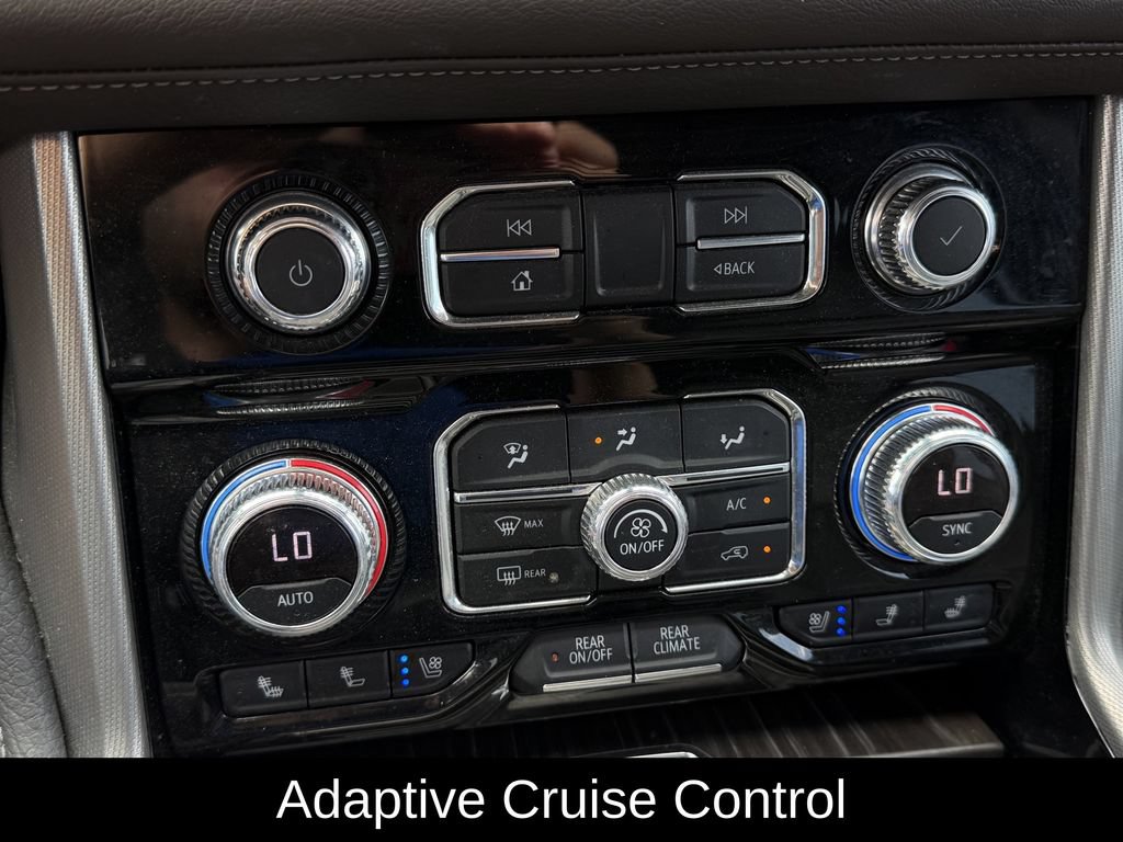 Used 2022 GMC Yukon XL Denali w/ Denali Premium Package AWD/4WD image 25