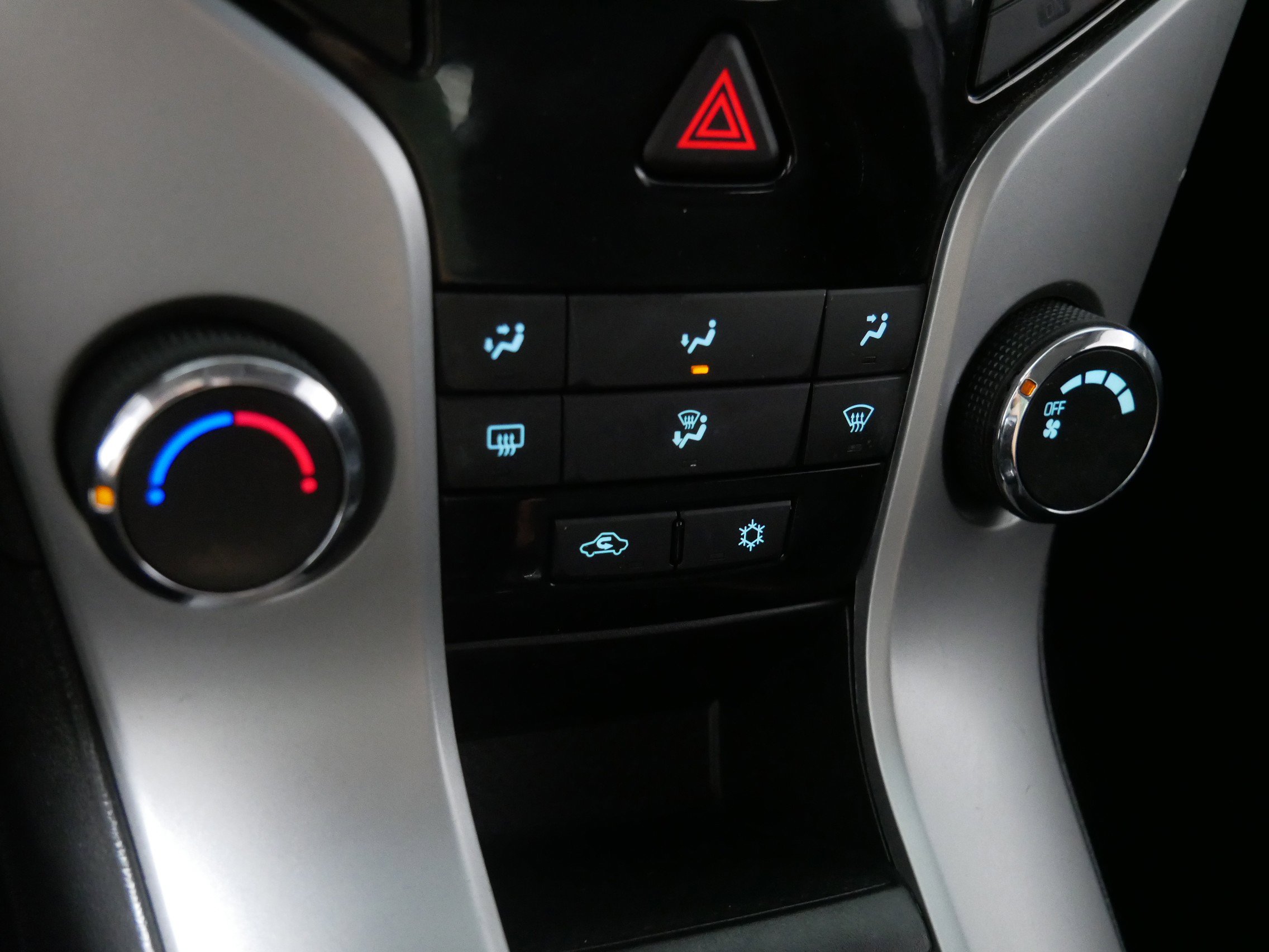 Used 2012 Chevrolet Cruze LT image 23