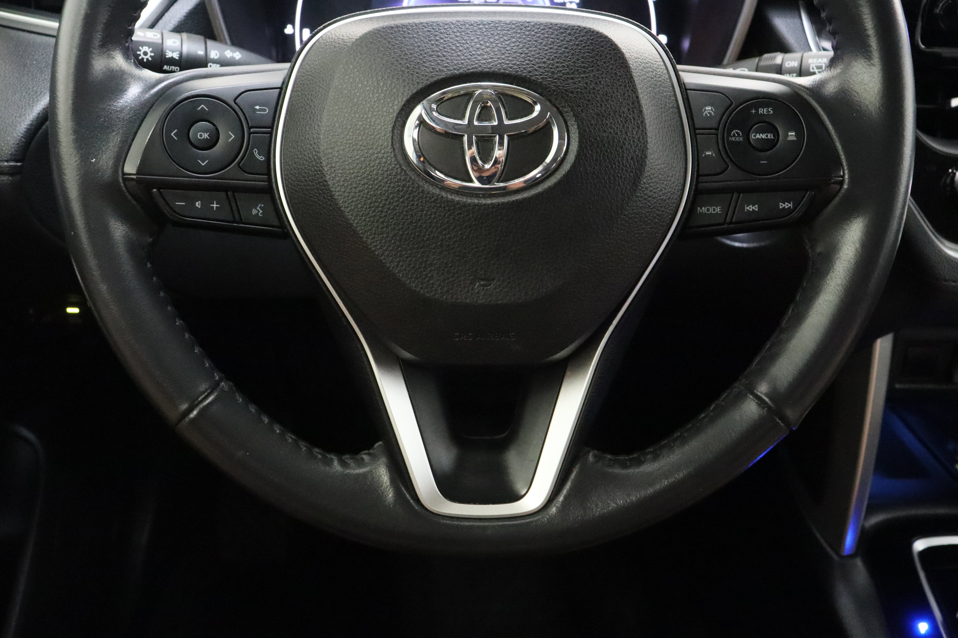 Used 2023 Toyota Corolla Cross XLE w/ Convenience Package FWD image 26