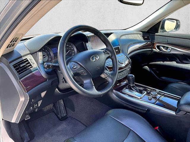 Used 2018 INFINITI Q70 Luxe RWD image 13