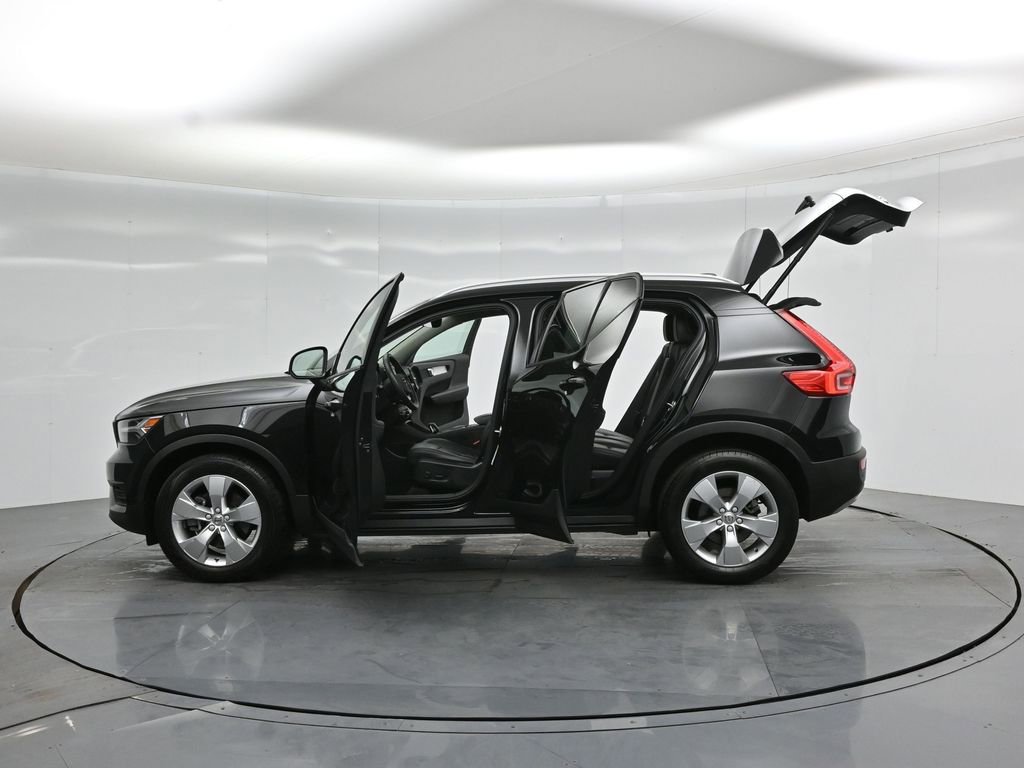 Used 2022 Volvo XC40 T5 Momentum AWD/4WD image 33