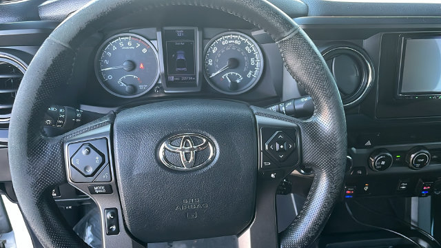 Used 2016 Toyota Tacoma TRD Off-Road w/ Towing Package AWD/4WD image 7