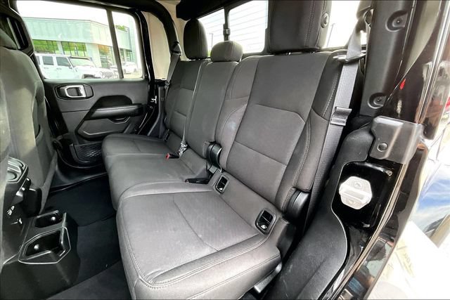 Used 2023 Jeep Gladiator Overland AWD/4WD image 19