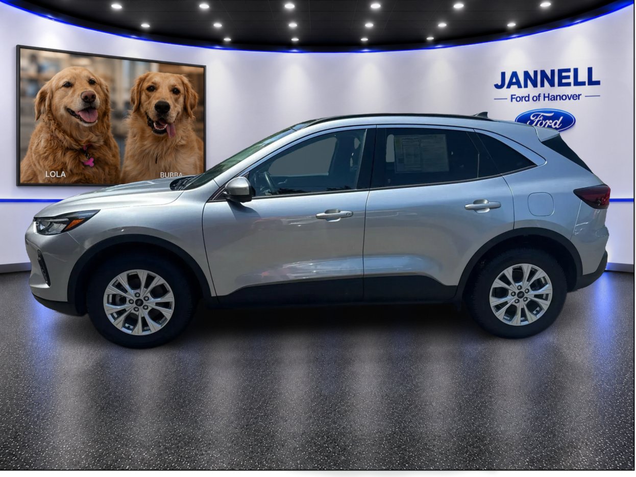 Used 2023 Ford Escape Active w/ Tech Pack #2 AWD/4WD image 9