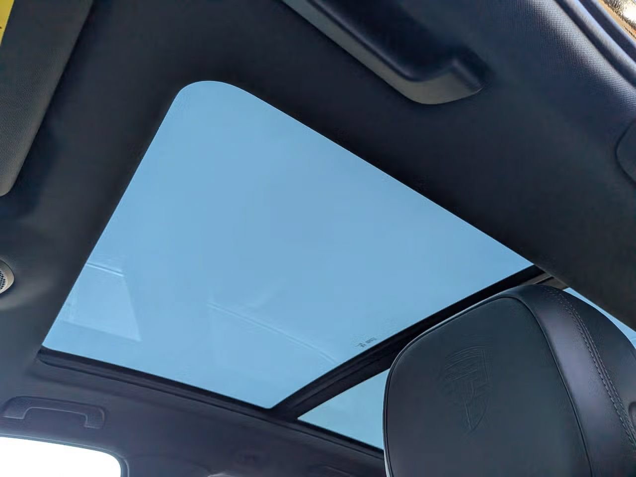 Certified 2025 Porsche Cayenne E-Hybrid AWD/4WD image 27