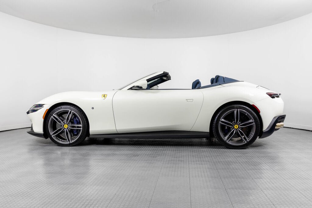 Certified 2024 Ferrari Roma Spider RWD image 3