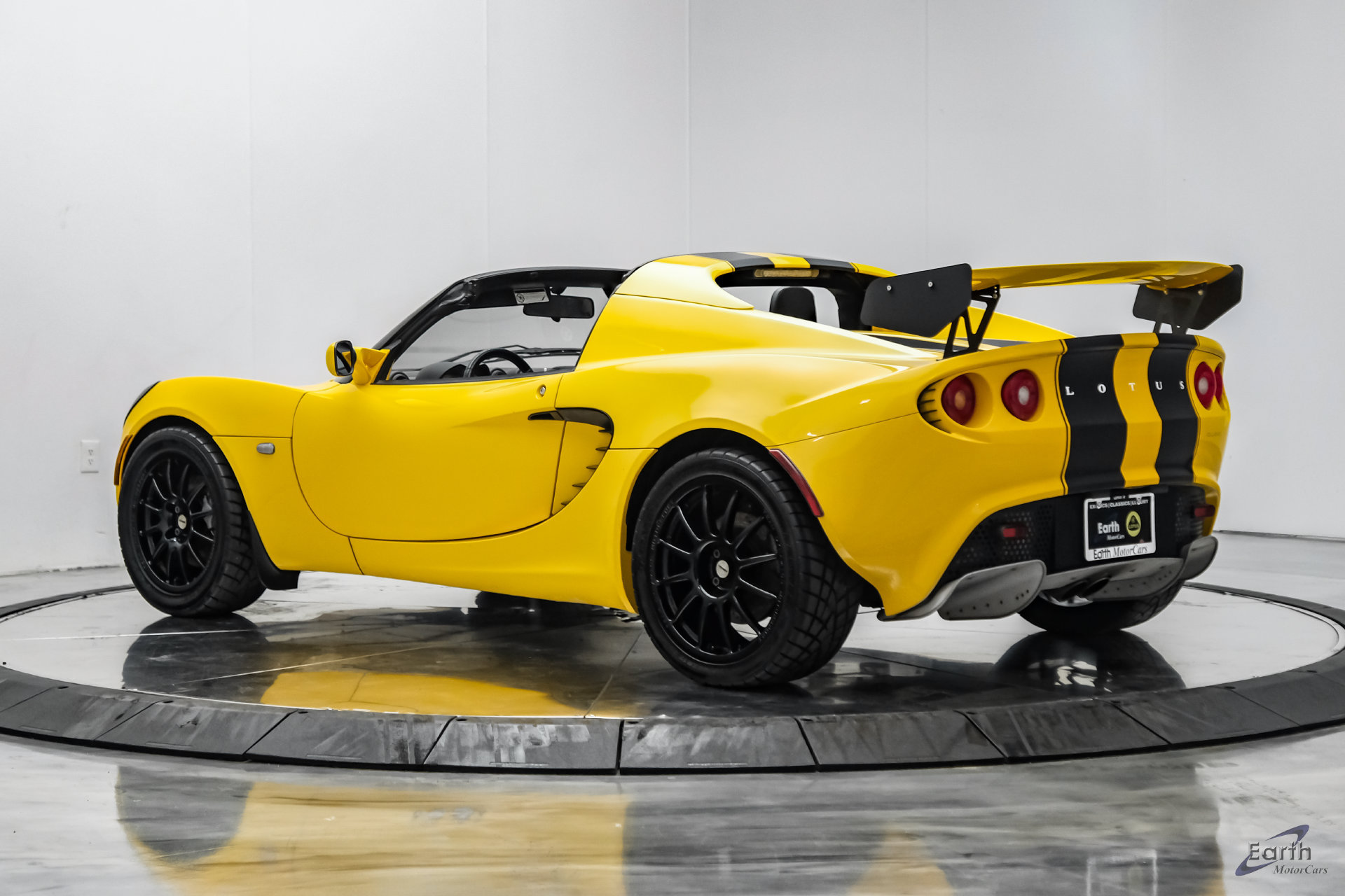 Used 2005 Lotus Elise RWD image 12