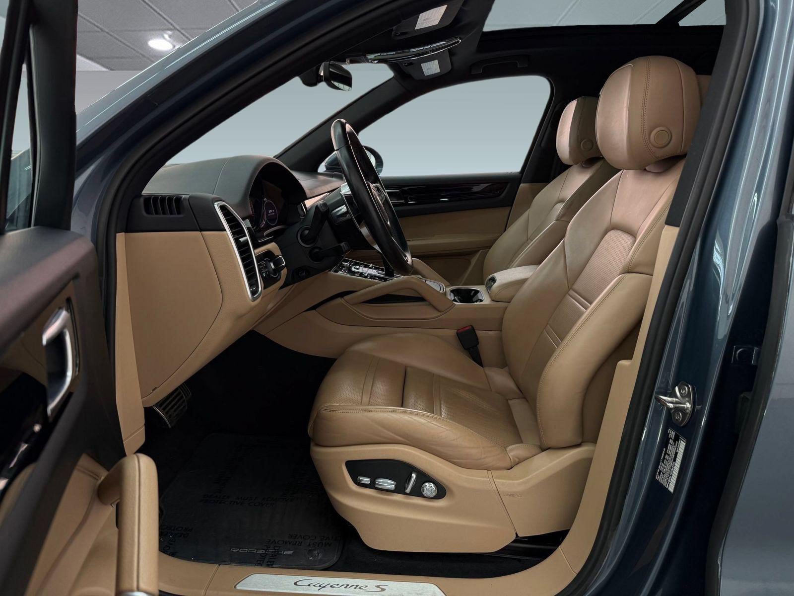 Used 2019 Porsche Cayenne S AWD/4WD image 5